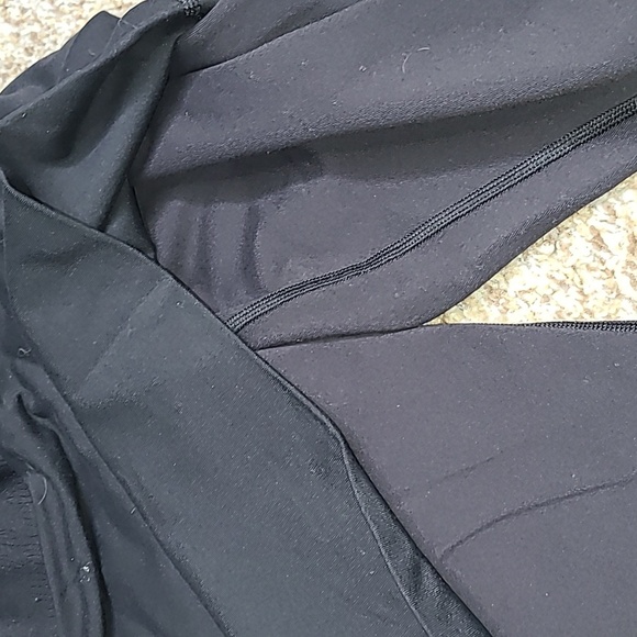 Lululemon Athletica Crop Leggins with Skirt Overlay - Picture 2 of 8